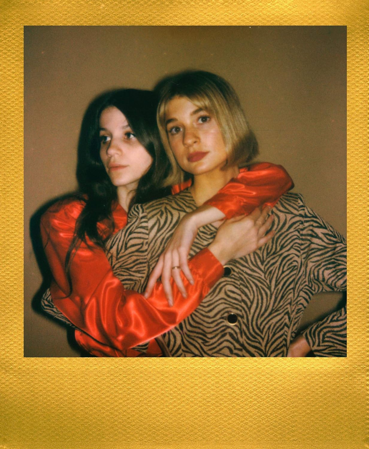 Polaroid Now Black Golden Film i-Type Instant Camera Bundle