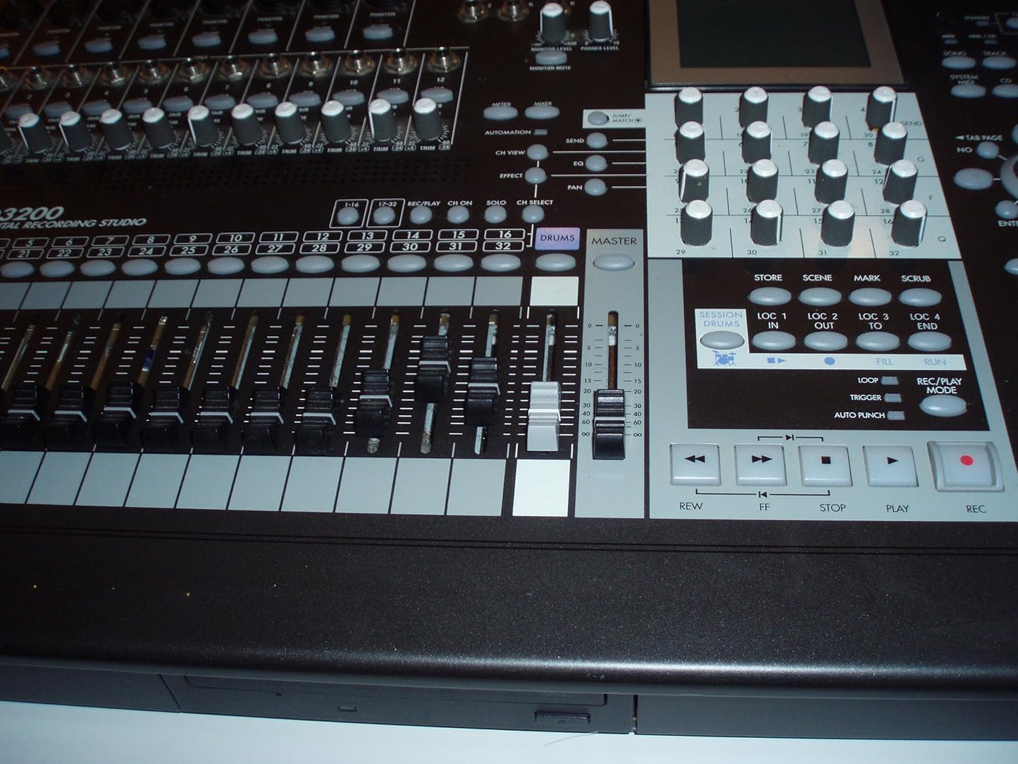 Korg D1600 Digital Recording Studio Console