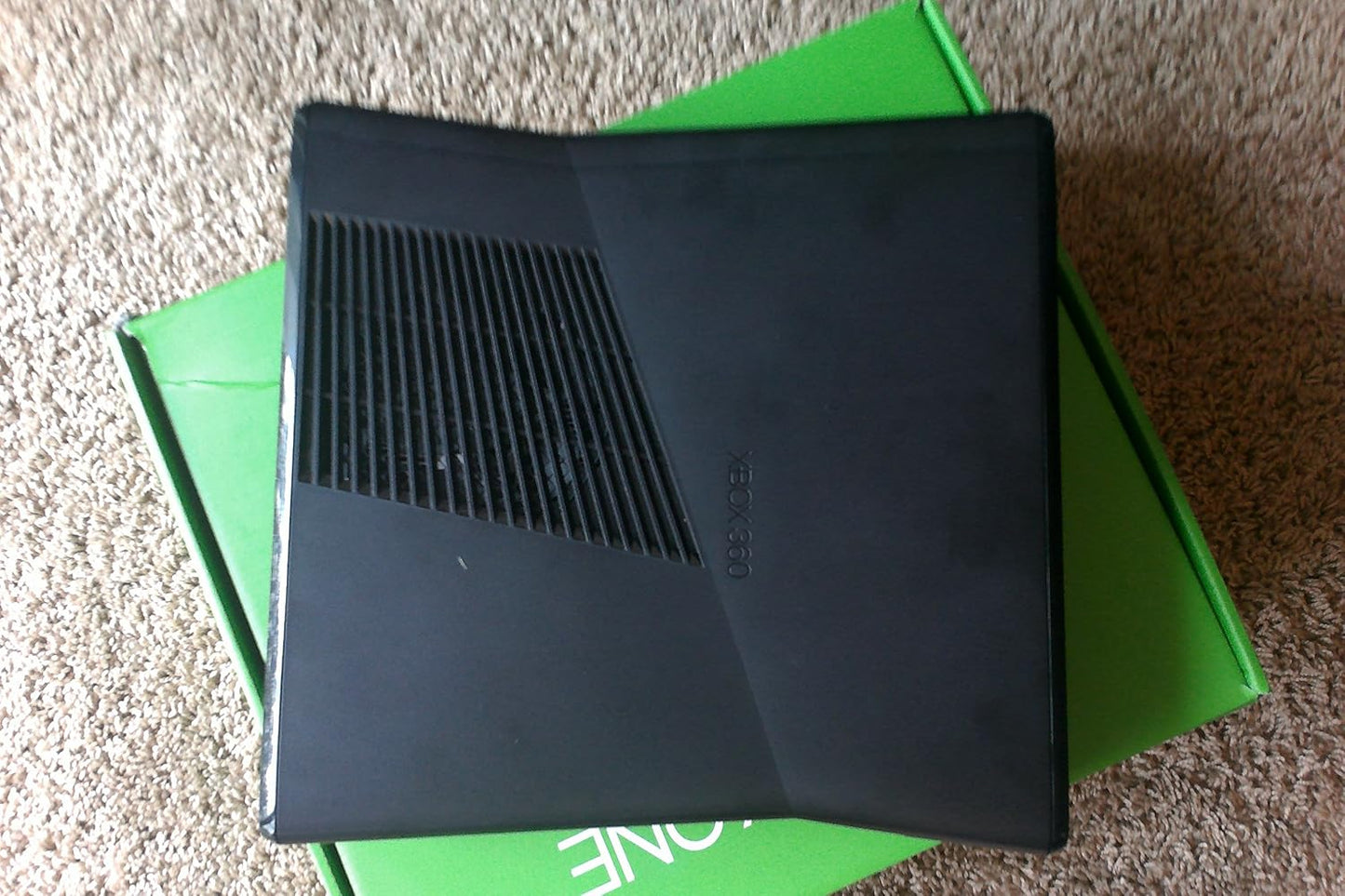 Microsoft S7G-00024 Xbox 360 S 250GB Kinect Bundle