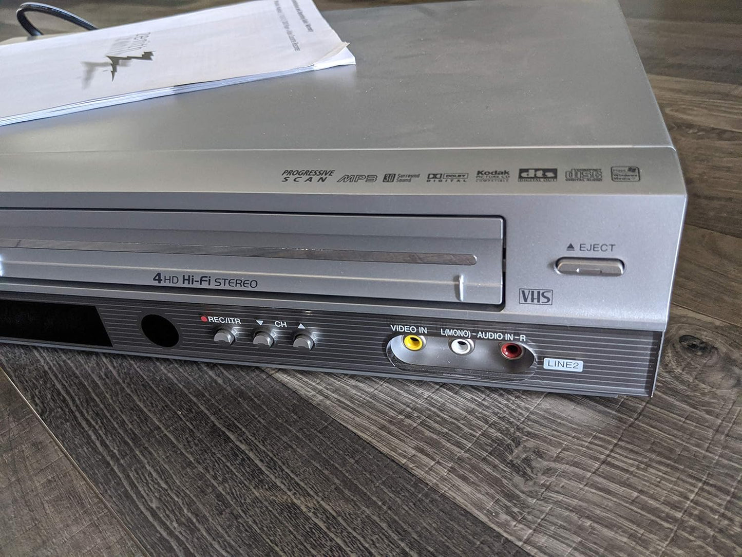 LG XBV442 Zenith Progressive-Scan DVD/VCR Combo