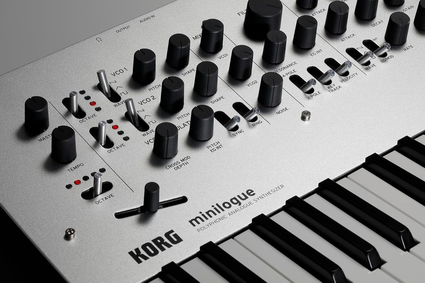 Korg MINILOGUE 4-Voice Analog Synth with Presets