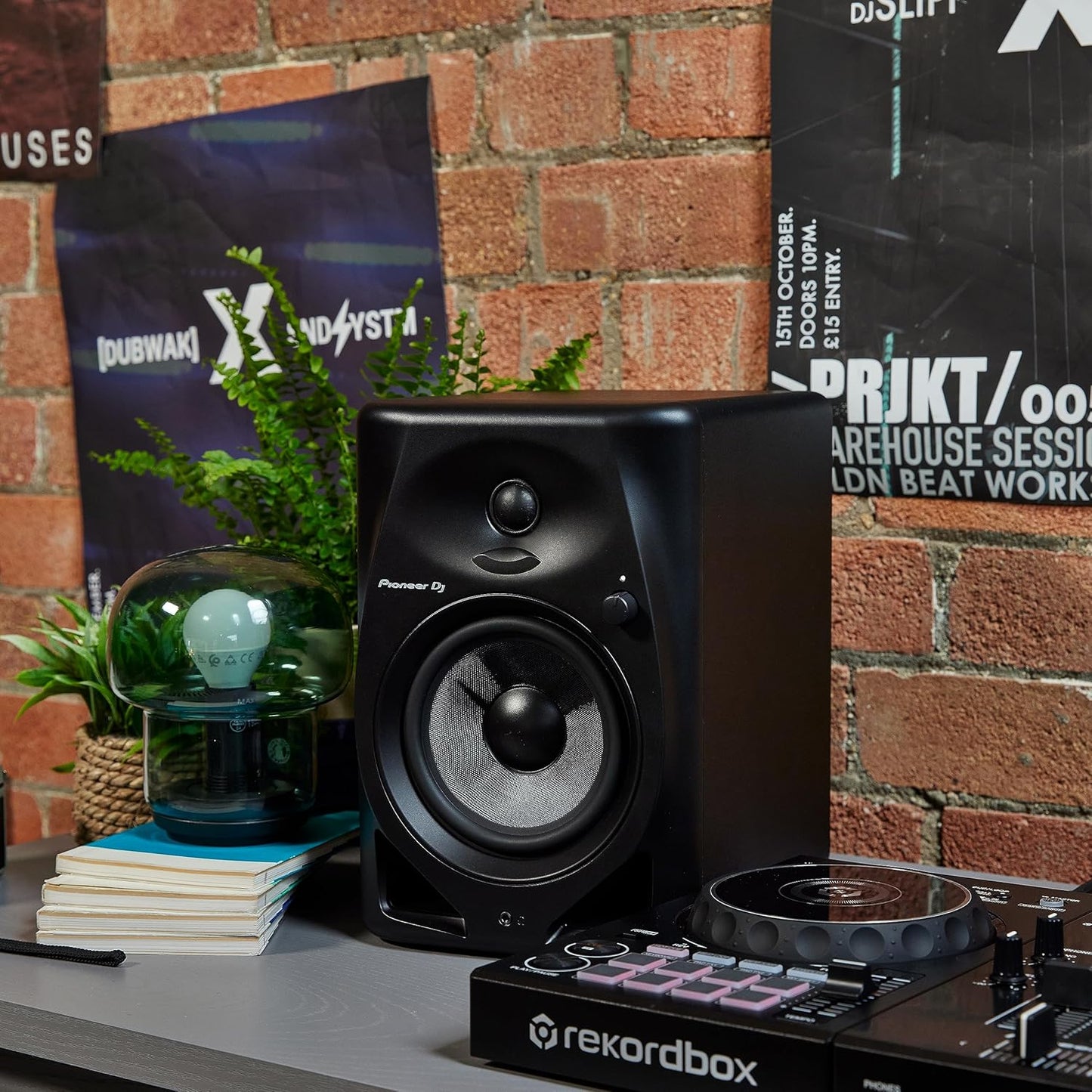 Pioneer DJ DM-50D 5-inch Active Studio Monitor