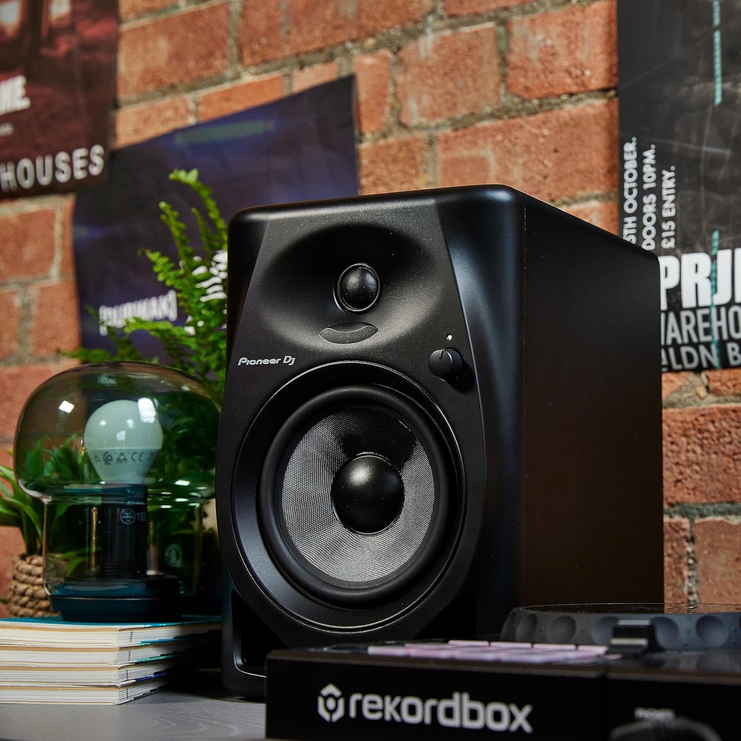 Pioneer DJ DM-50D 5-inch Active Studio Monitor