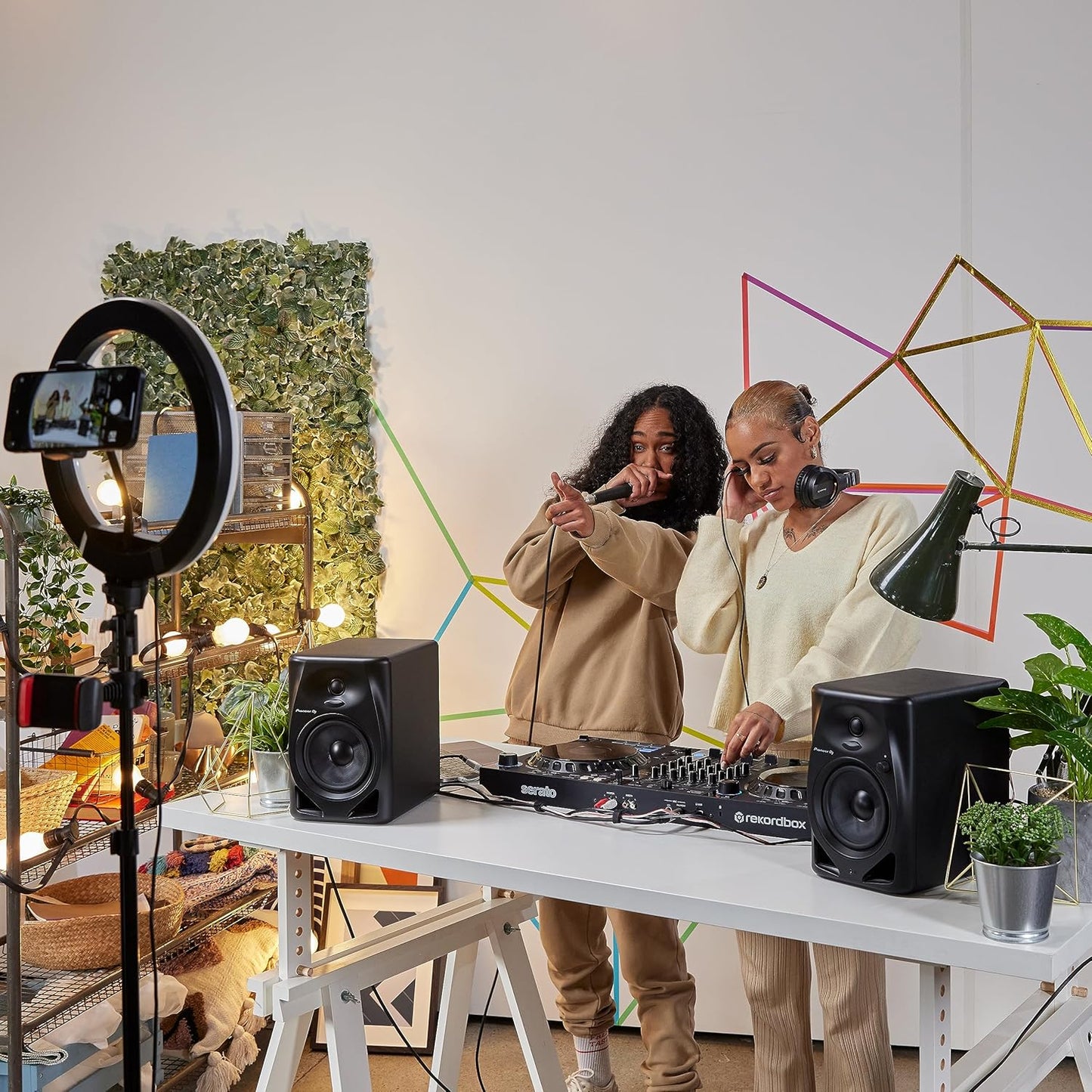 Pioneer DJ DM-50D 5-inch Active Studio Monitor