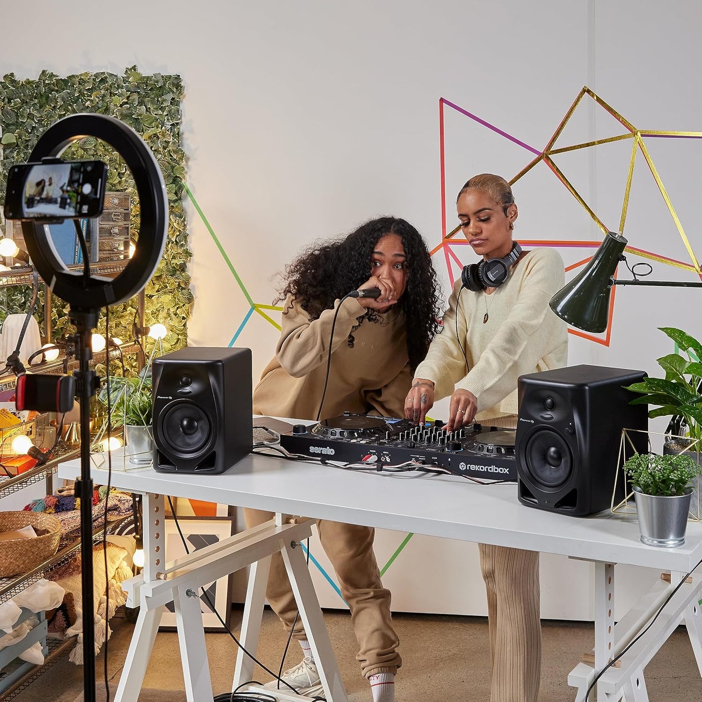 Pioneer DJ DM-50D 5-inch Active Studio Monitor