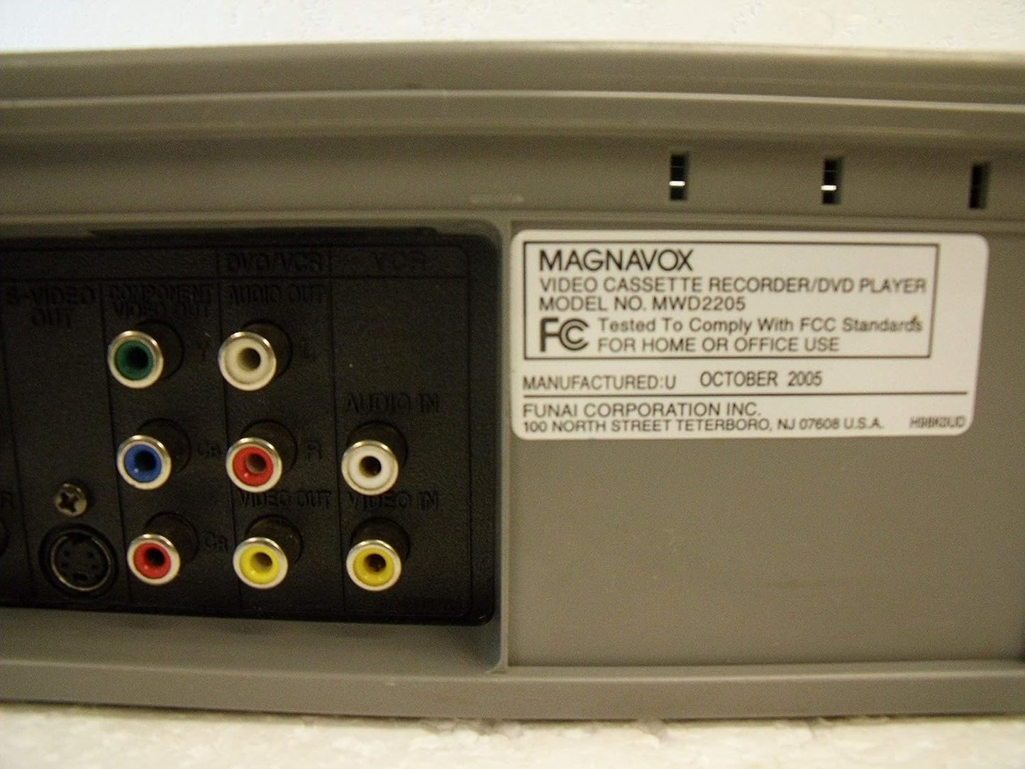 Magnavox MWD2205 Renewed DVD/VCR Combo Player