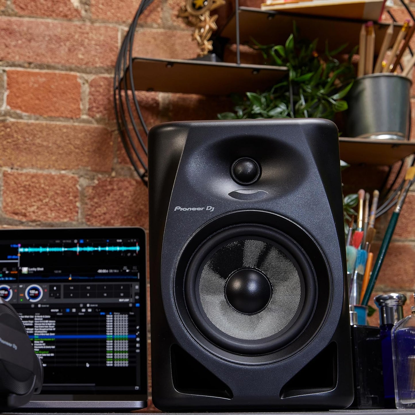 Pioneer DJ DM-50D 5-inch Active Studio Monitor