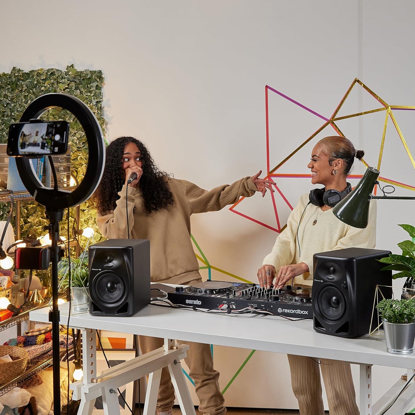 Pioneer DJ DM-50D 5-inch Active Studio Monitor