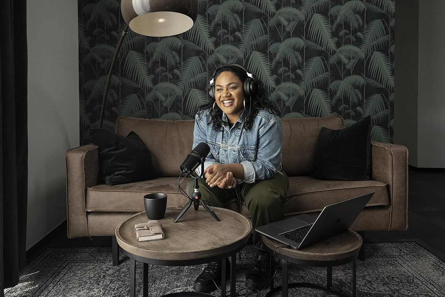 Shure MV7-K-BNDL USB Podcast Microphone with Tripod