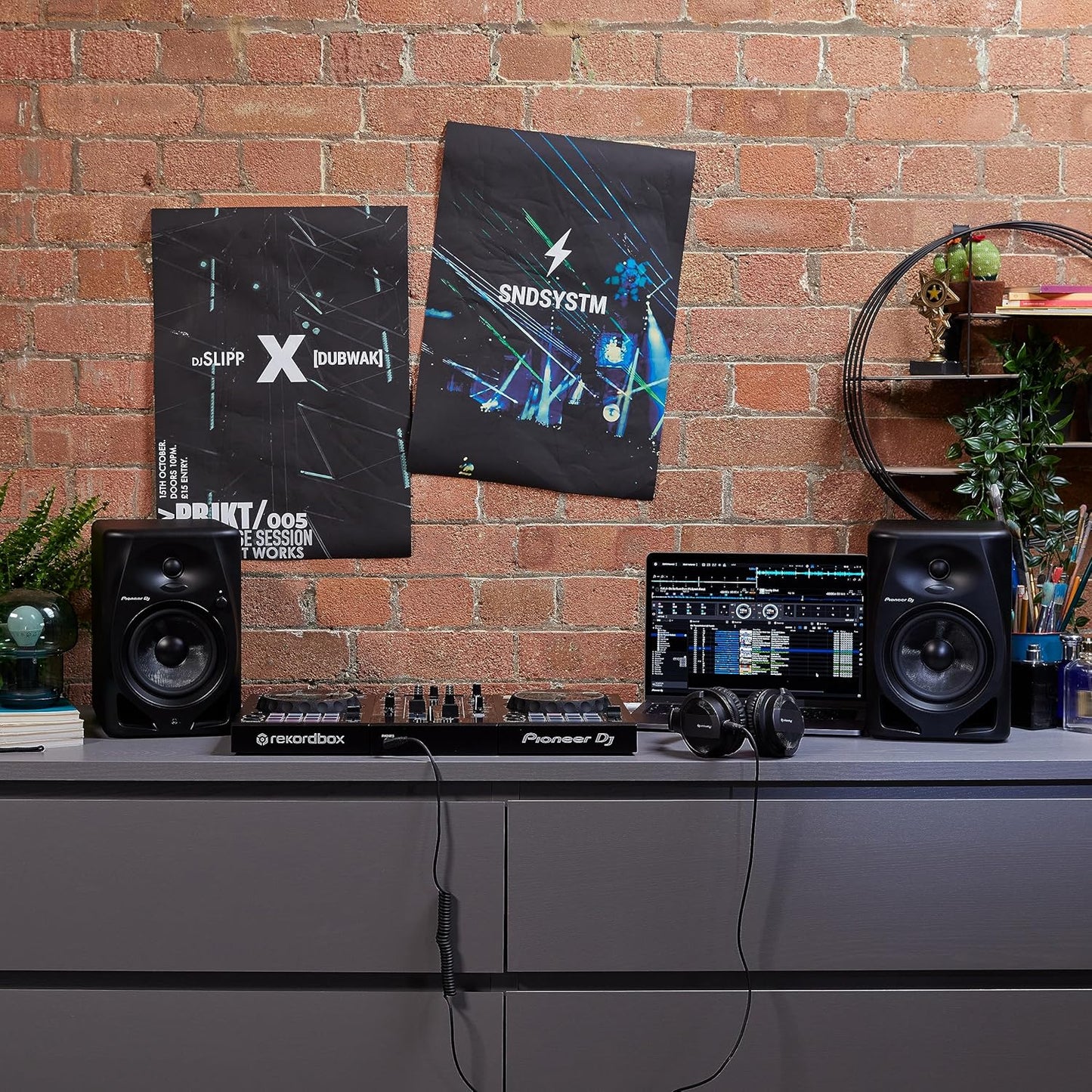 Pioneer DJ DM-50D 5-inch Active Studio Monitor