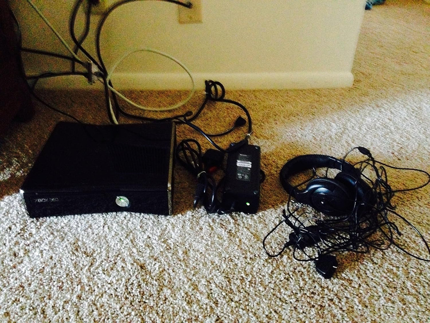 Microsoft RKH-00001 Xbox 360 250GB Console Wireless Controller
