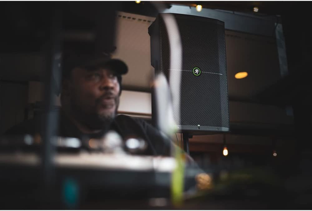 Mackie E99MKIETHUMP215 15" 1400W Powered Loudspeaker Bundle