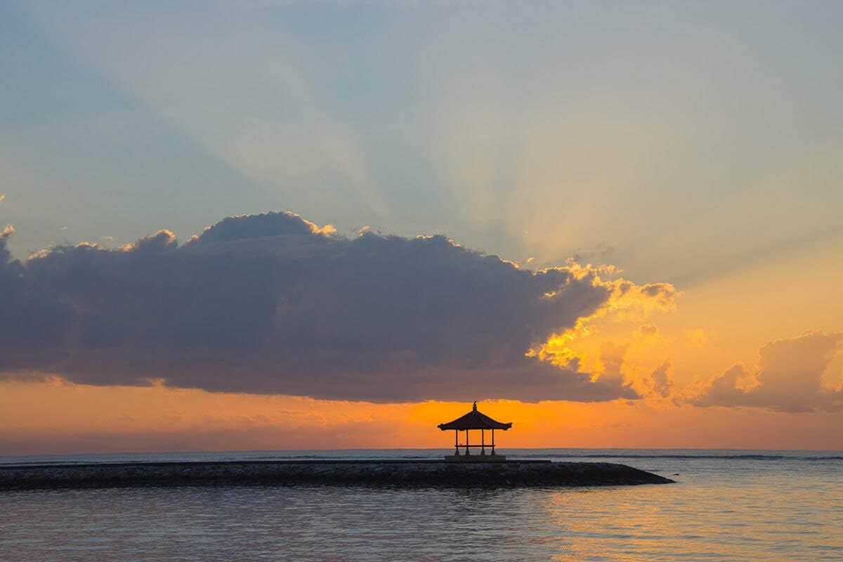 Tamron E111TM18400EOS 18-400mm Zoom Lens Canon Bundle