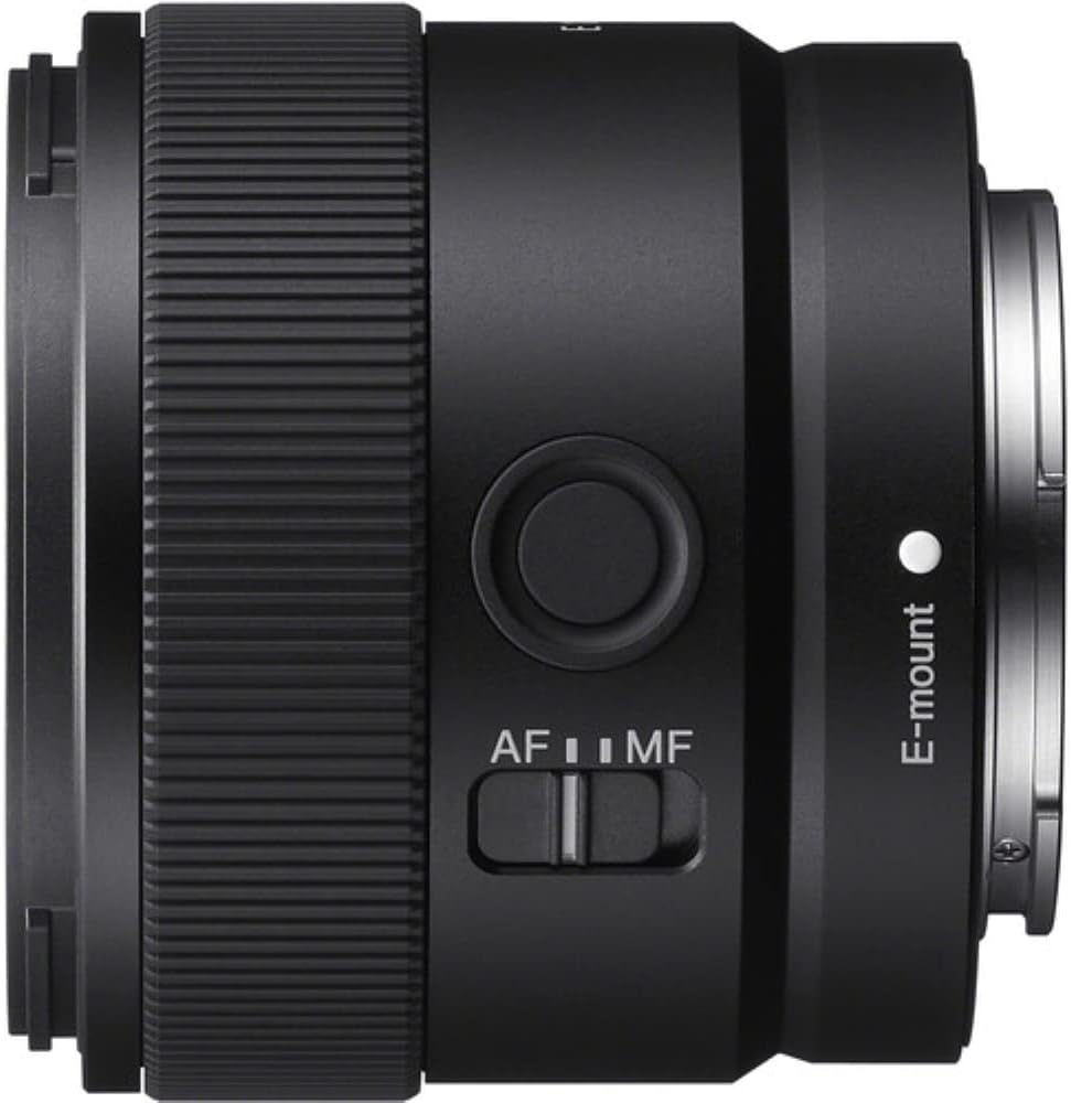 Sony E 11mm f/1.8 Wide-Angle Lens Bundle
