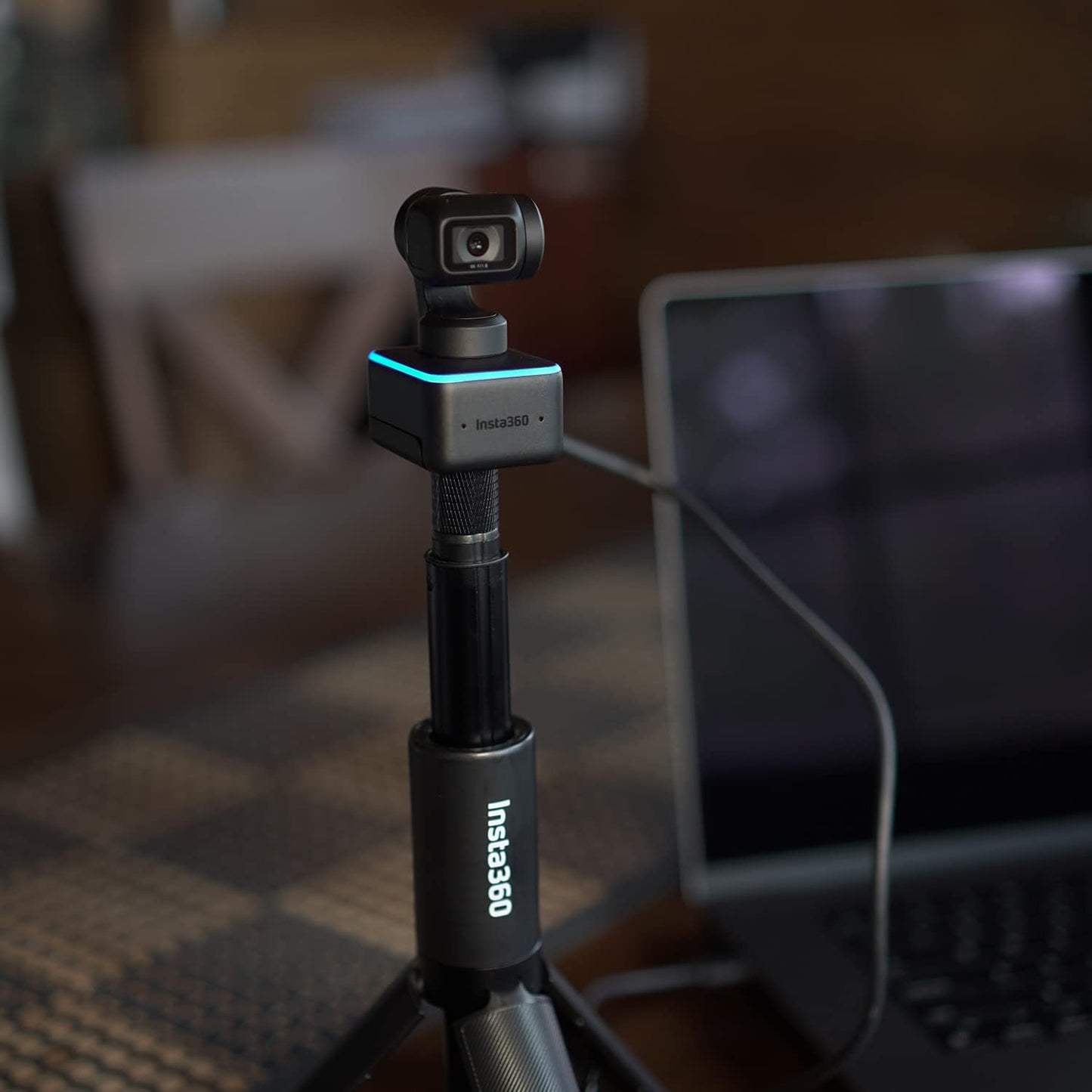 Insta360 Link CINSTBJ/A_2-IN-1 SELFIE 4K PTZ Webcam AI Tracking