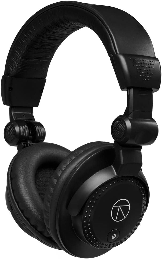 Focusrite 4th Gen Scarlett 2i2 Interface Bundle Headphones & Cables