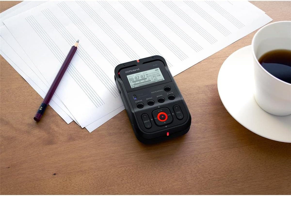 Roland R-07-BK High-Resolution Handheld Audio Recorder Black