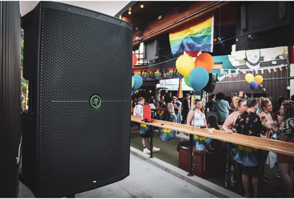 Mackie E99MKIETHUMP215 15" 1400W Powered Loudspeaker Bundle