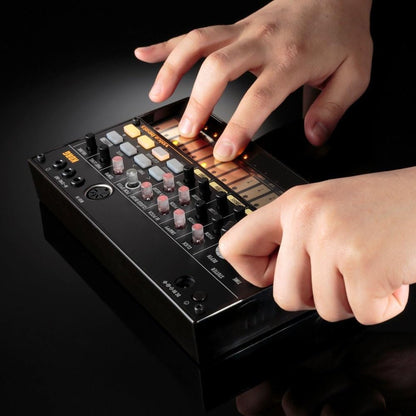 Korg VOLCABEATS Analog Rhythm Machine/Synthesizer