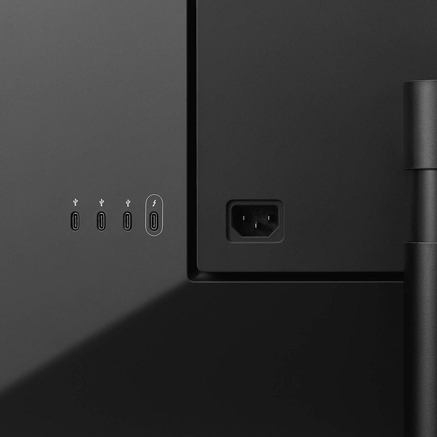 LG 27MD5KLB Ultrafine 27" 5K UHD IPS Monitor - Apple Mac Compatible