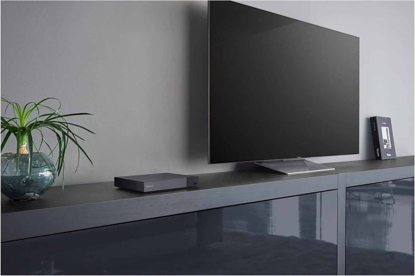 Sony BDPS6700_K3 4K Upscaling 3D Blu-Ray Player Bundle