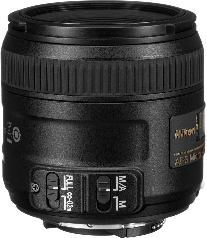 Nikon AF-S DX 40mm f/2.8G Macro Lens Bundle
