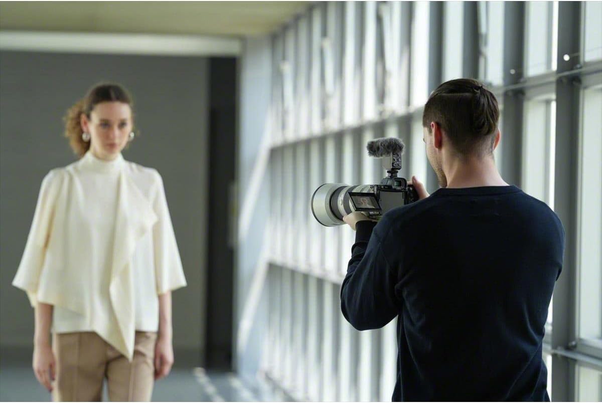 Sony ILCE7RM5/B Alpha 7R V Full-Frame Camera