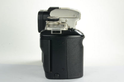 Canon CC4393 EOS Elan IIe 35mm SLR Camera Body