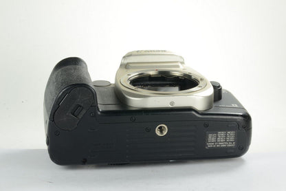 Canon CC4393 EOS Elan IIe 35mm SLR Camera Body