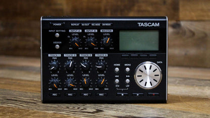 Tascam TAS DP004 4-Track Digital Pocketstudio Recorder