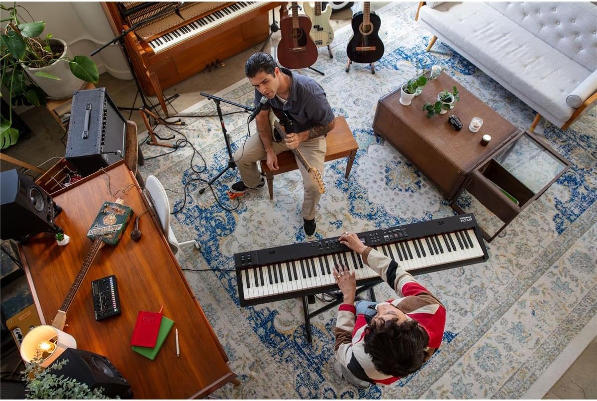 Roland RD 8 Stage Piano 88-Note Weighted-Action PHA-4 Keyboard & Bundle