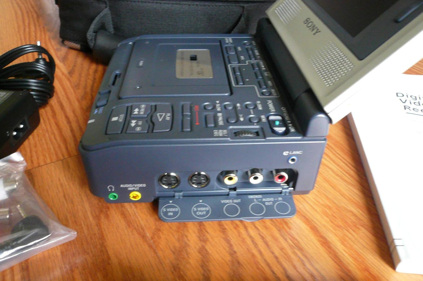 Sony GVD1000E MiniDV Video Walkman Player Recorder
