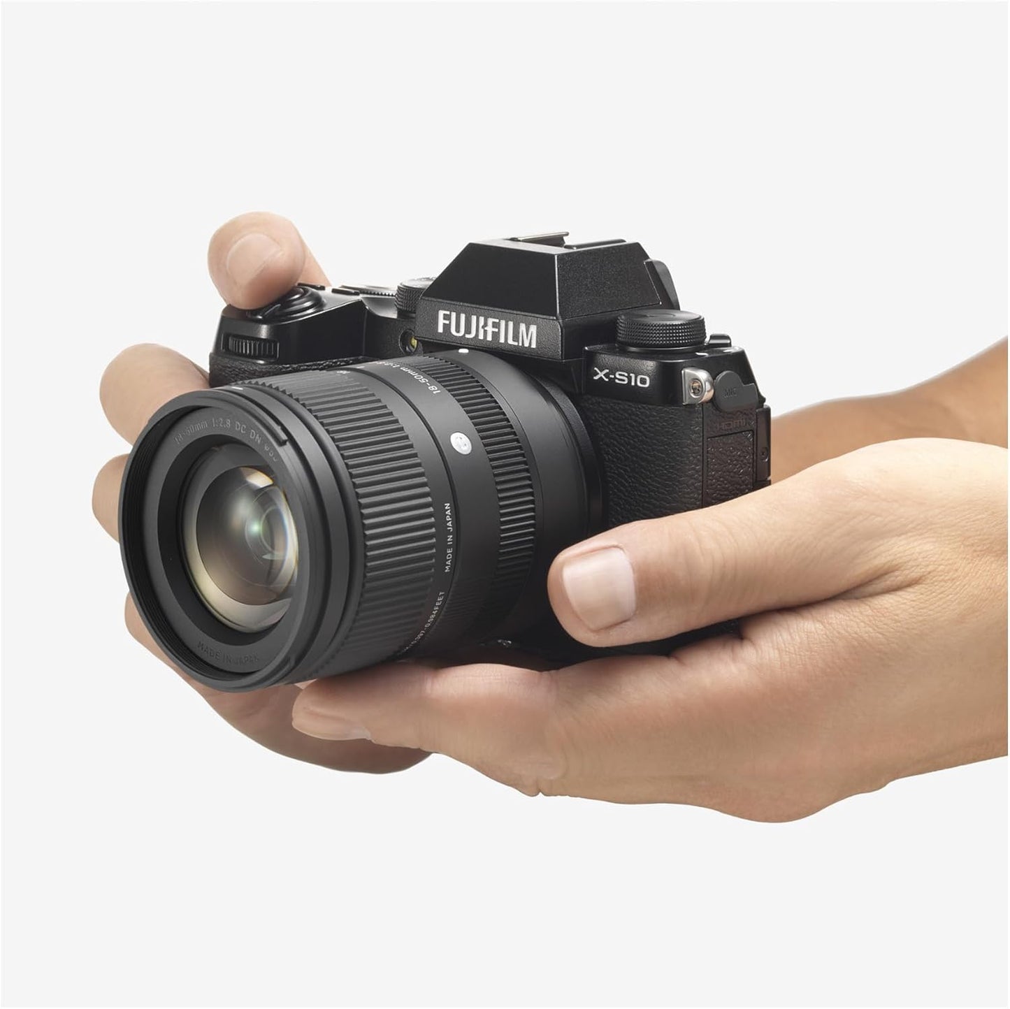 Sigma 18-50mm DC DN Contemporary Lens Fujifilm X Mount Bundle