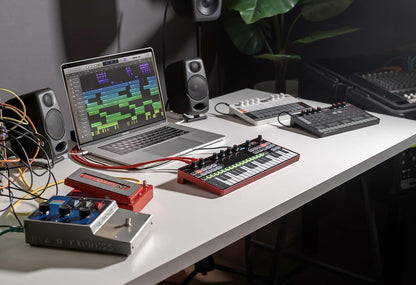IK Multimedia IKM UNOSYNTHPRODT UNO Synth Pro Desktop Analog Synthesizer