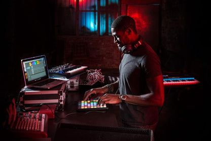 Novation Launchpad X MIDI Grid Controller Ableton Live/Logic Pro
