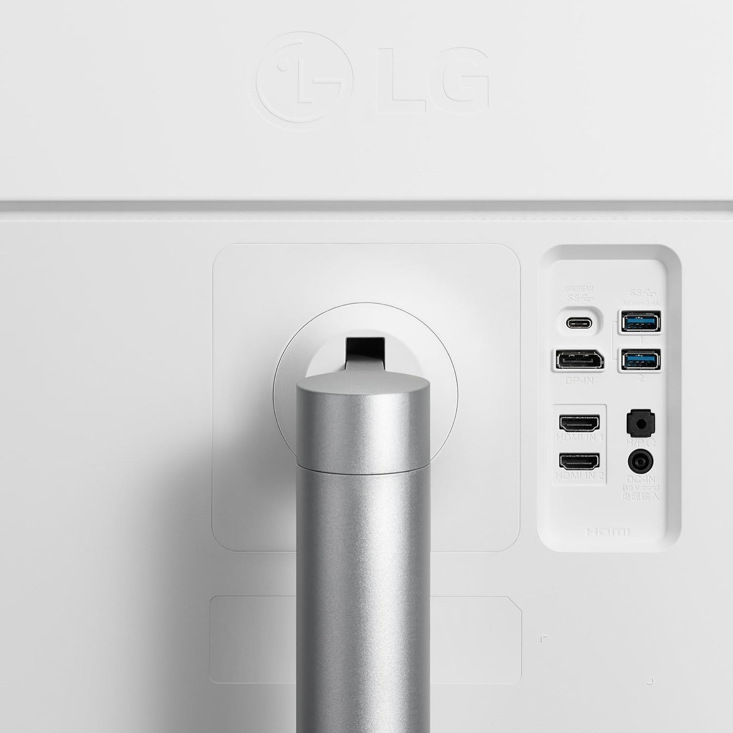 LG 27UN850-W 27" 4K UHD IPS Monitor