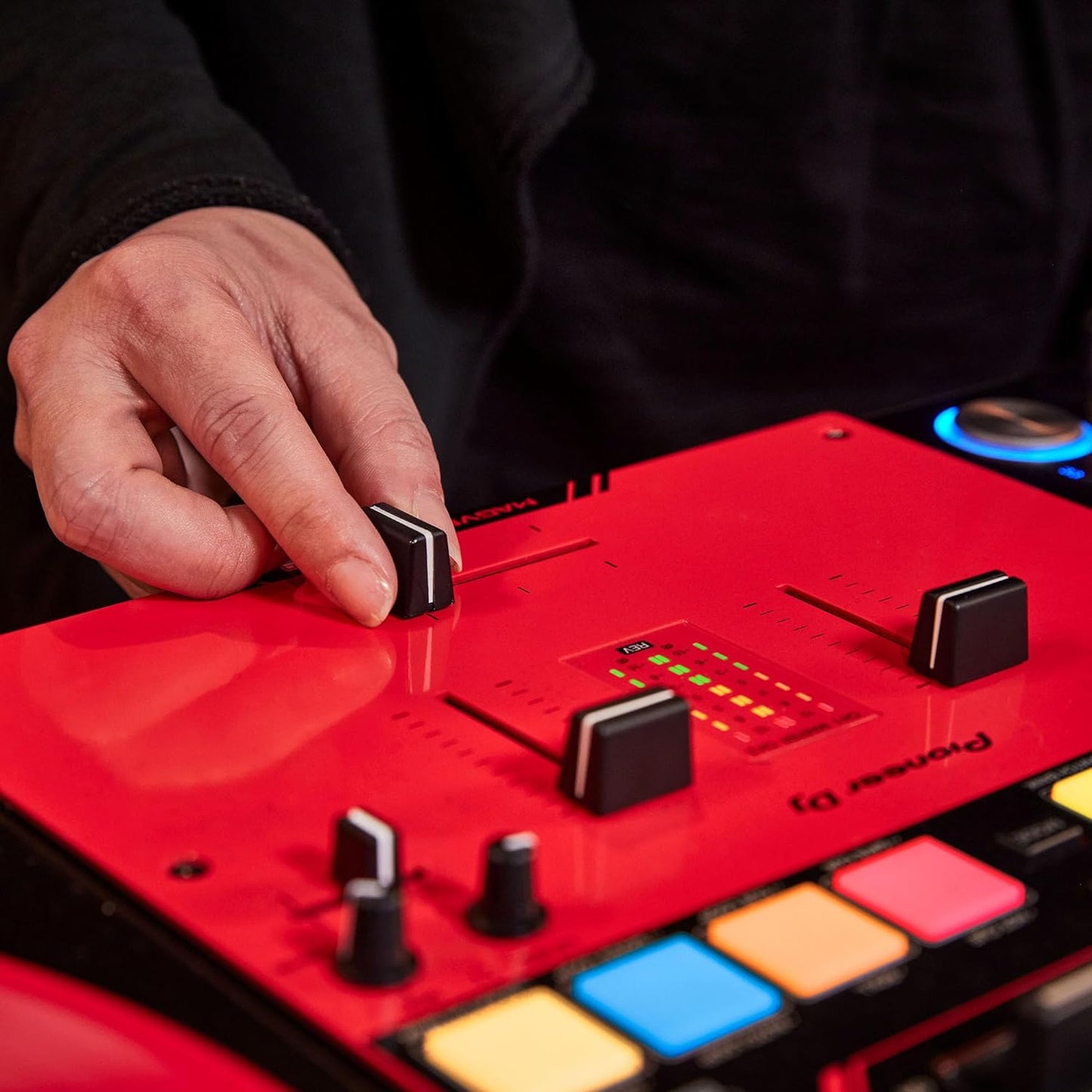 Pioneer DJ DJM-S5 Serato DJ 2-Channel Mixer