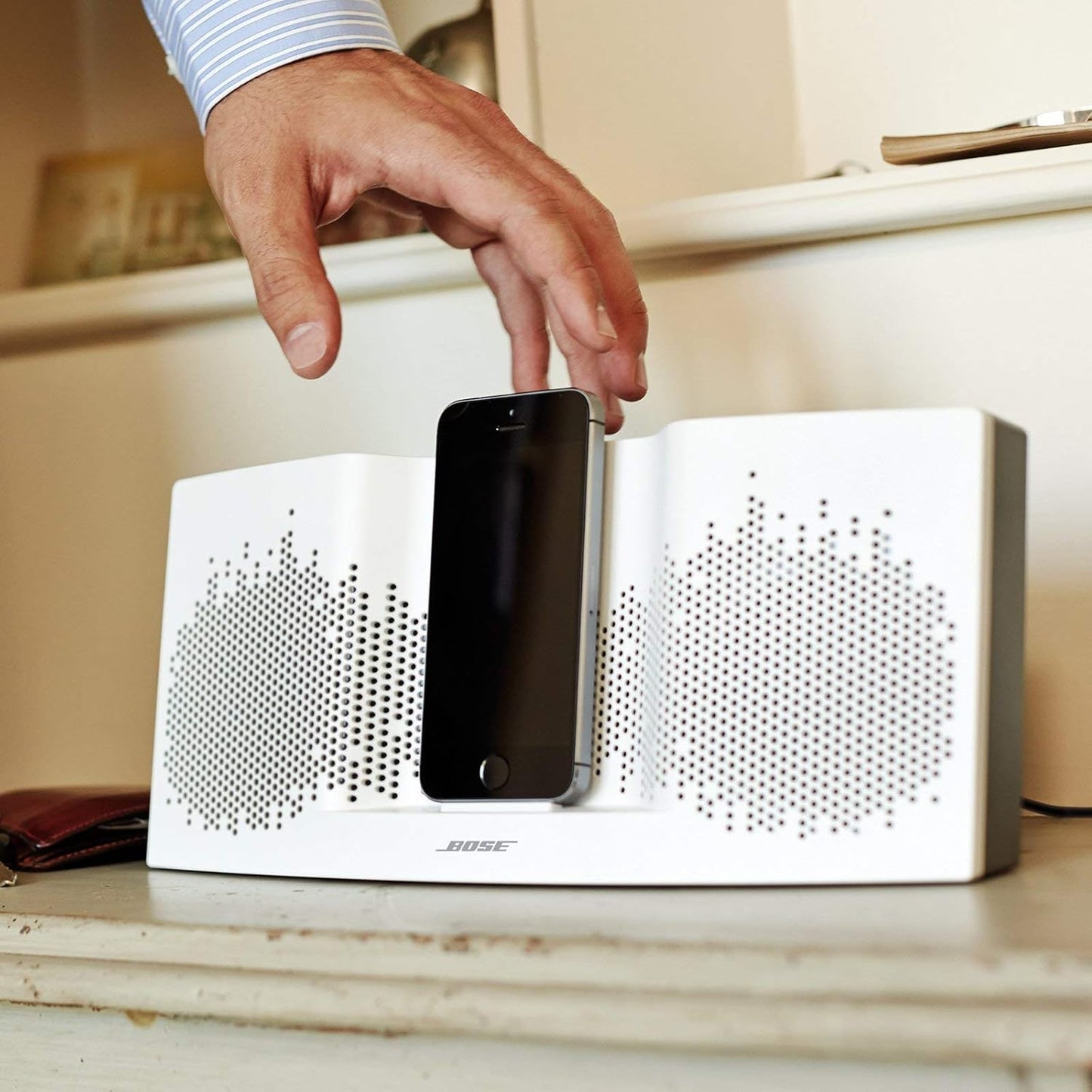 Bose SoundDock XT Renewed Speaker White/Dark Gray
