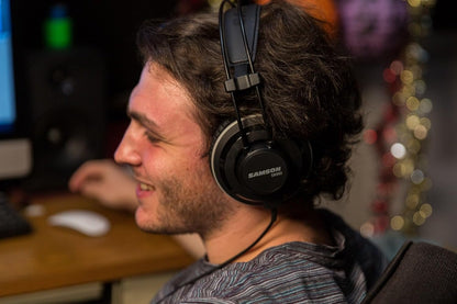 Samson SR990 Studio Reference Closed-Back Headphones