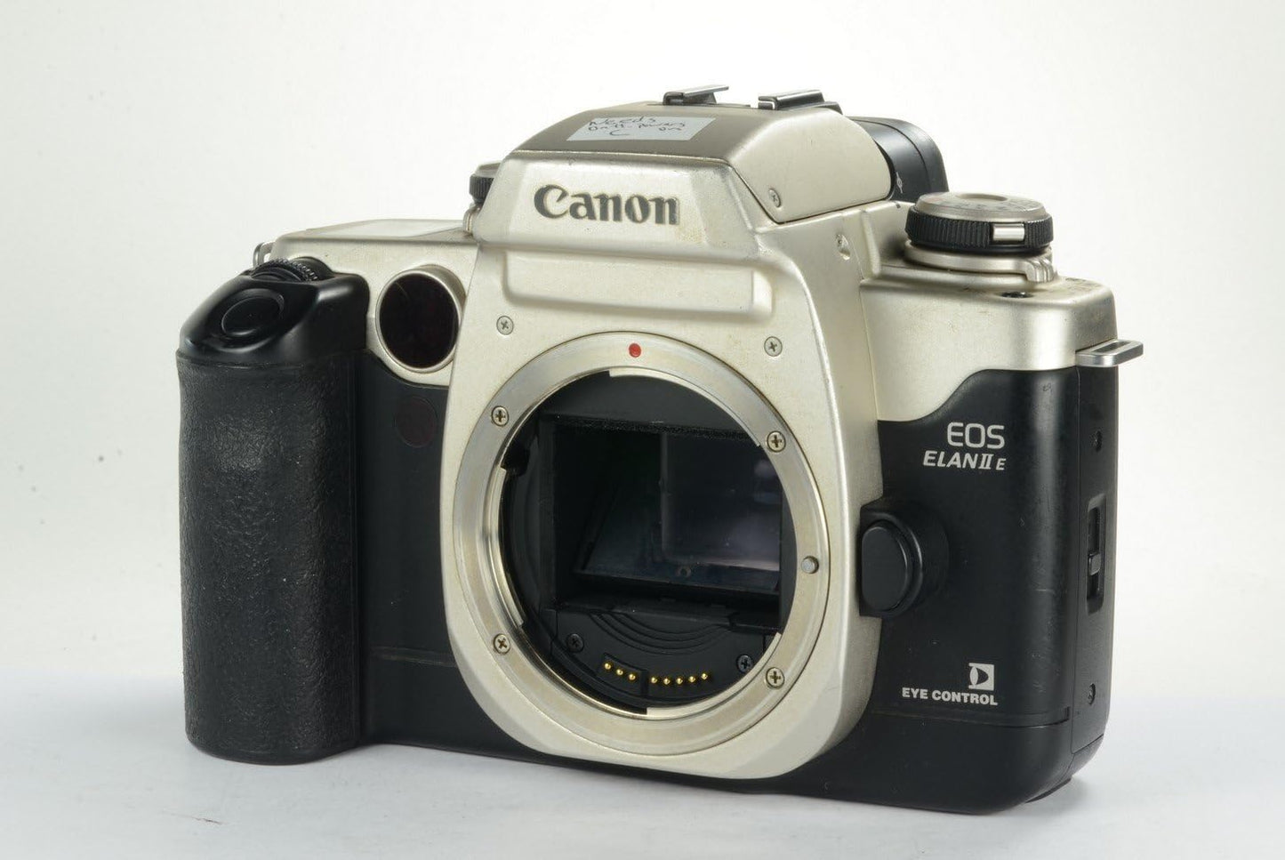 Canon CC4393 EOS Elan IIe 35mm SLR Camera Body