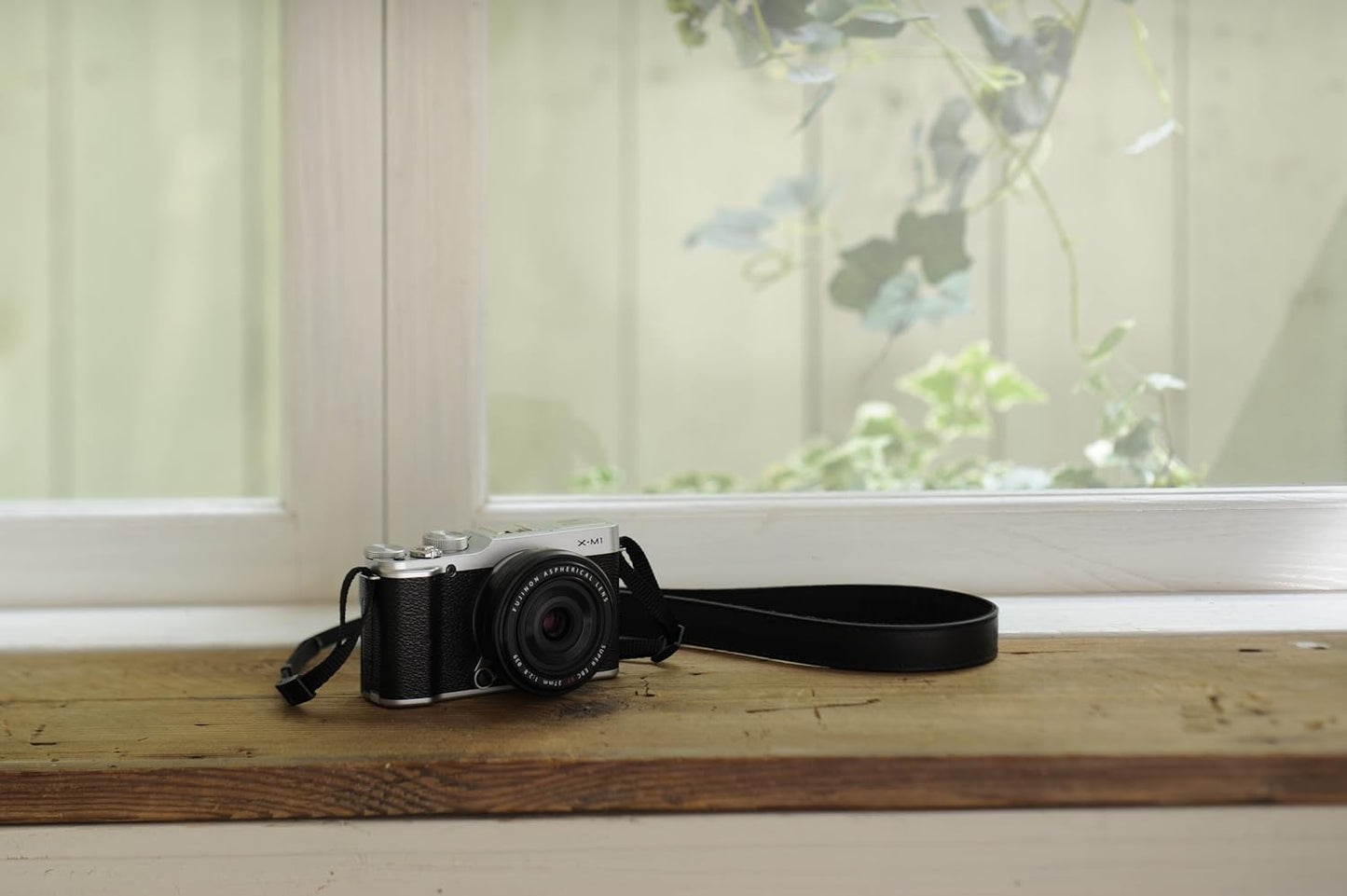 Fujifilm X-M1 16MP Compact System Digital Camera Body