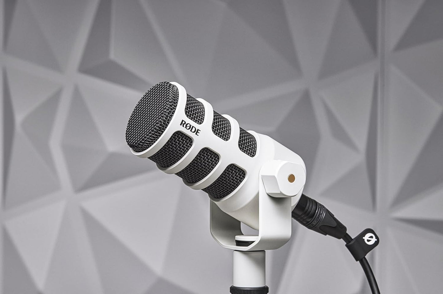 Rode PODMICW White Dynamic Broadcast Microphone