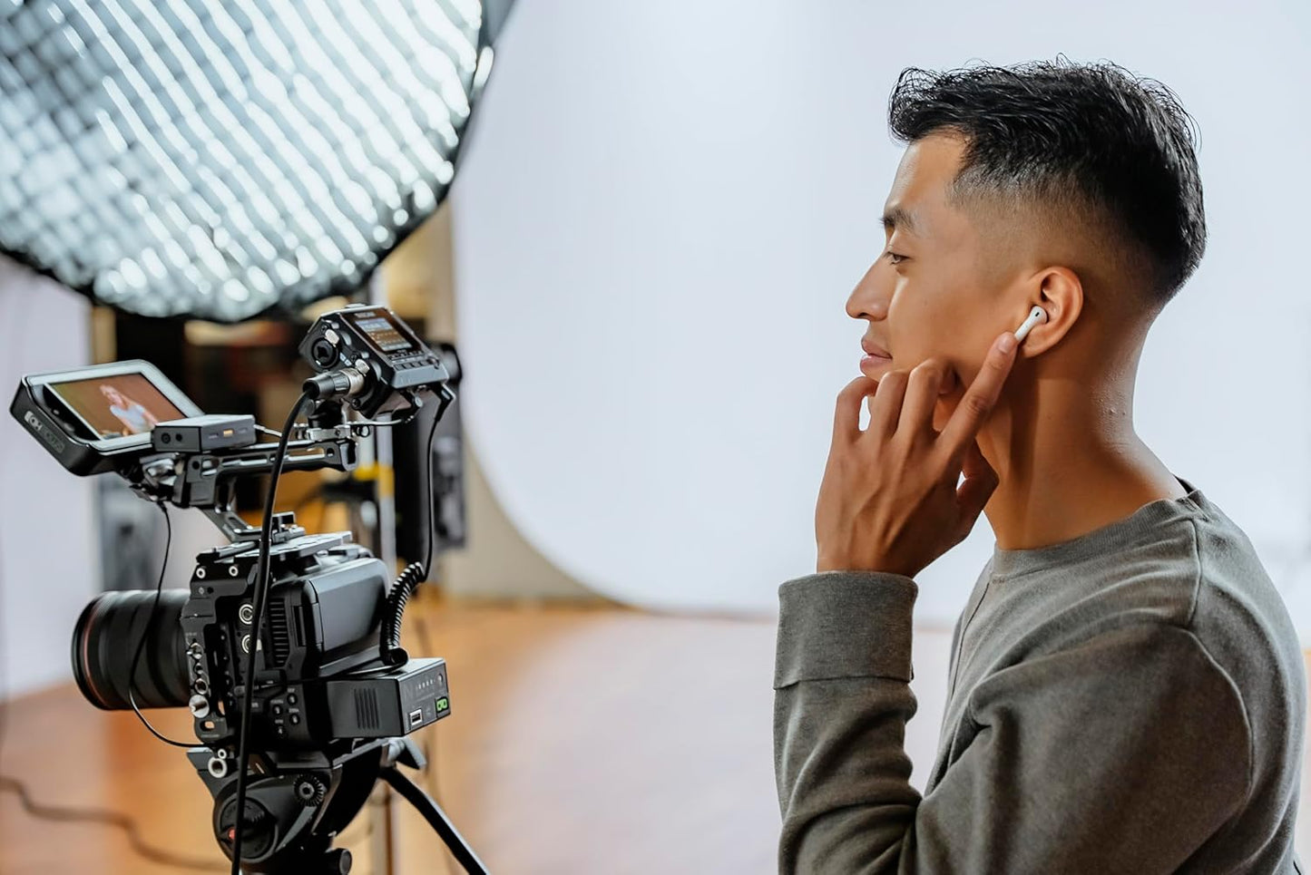 Tascam FR-AV2 Compact 32-bit Float Field Recorder