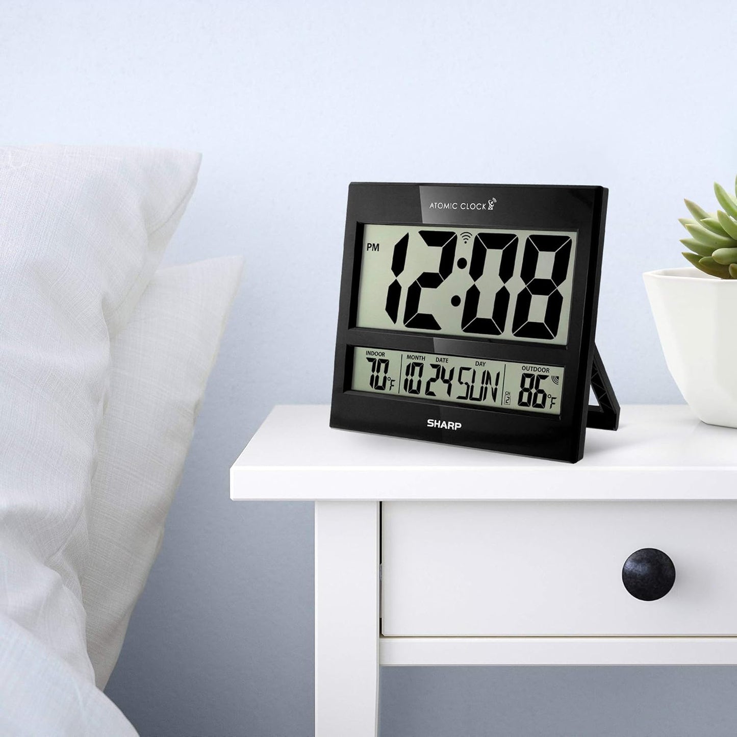 Sharp Atomic Clock with Indoor/Outdoor Temperature