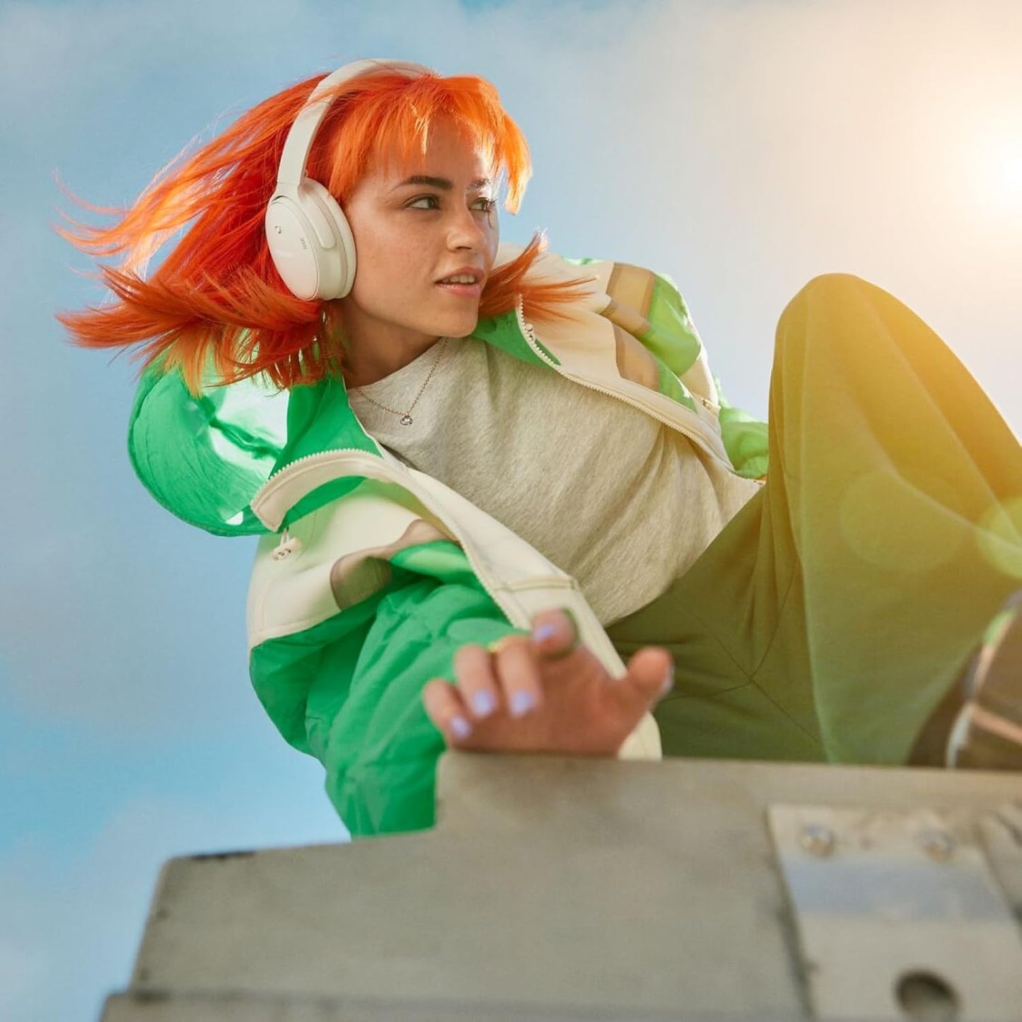 Bose 884367-0200 QuietComfort Wireless Noise-Canceling Headphones - White Smoke