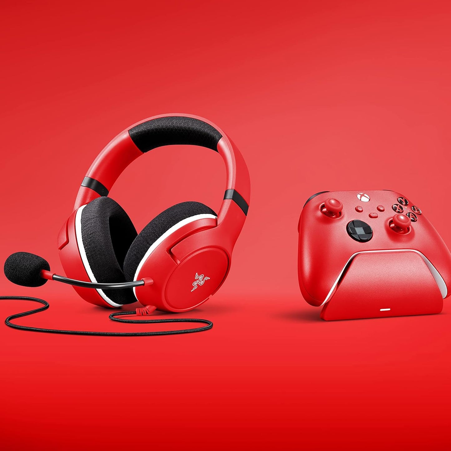 Razer RZ82-03970200-B3U1 Essential Duo Bundle for Xbox - Pulse Red