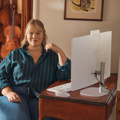 HP 27-cr0012 27" All-in-One Desktop PC (2024)