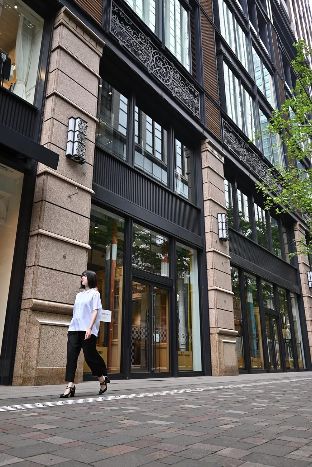 Nikon 1673 Z fc Mirrorless Camera with 28mm Lens