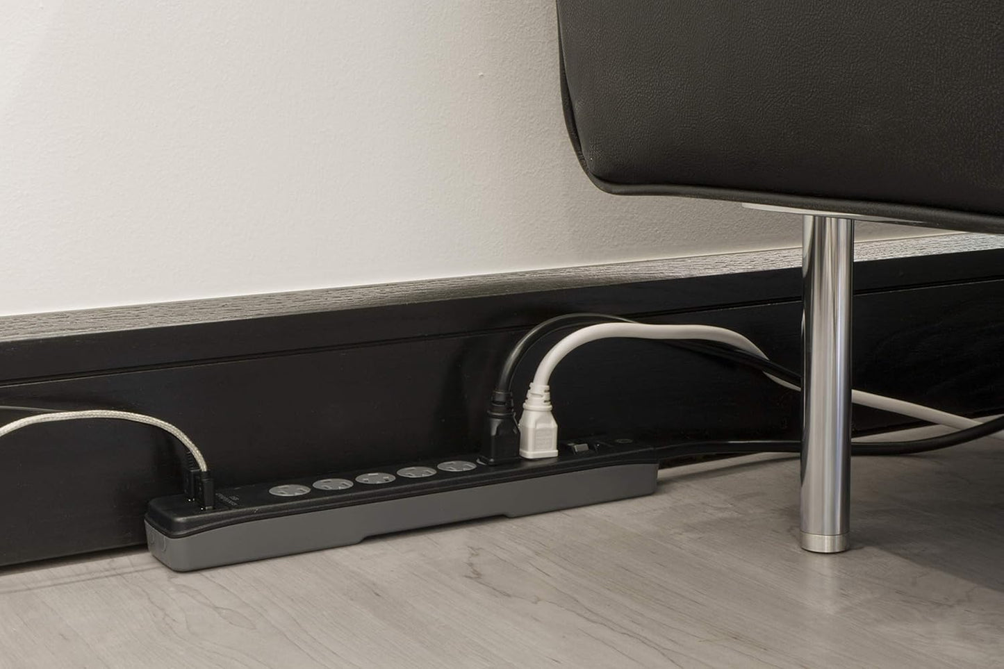 GE 33664 Pro 7-Outlet Surge Protector USB
