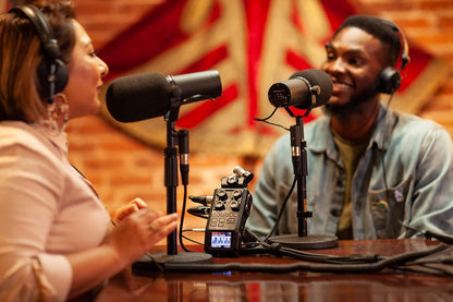 Zoom H6/BLK-cr All Black Handheld Recorder (Renewed)